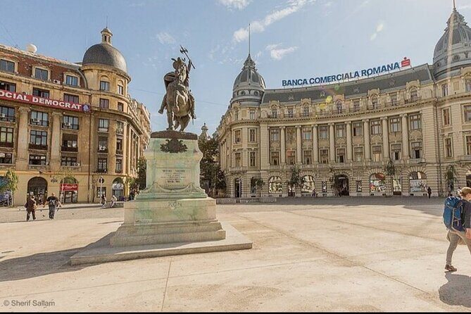 2h Bucharest Private Tour by Car - Stop 4: Triumph Arch in a short 5-minute moment