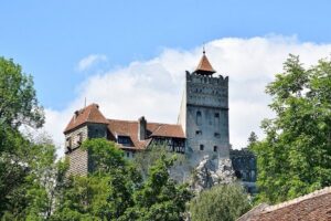 3-Day Tour of Transylvania’s Landmarks from Bucharest - Bran Castle: The Dracula connection is weak, but the fortress story is strong