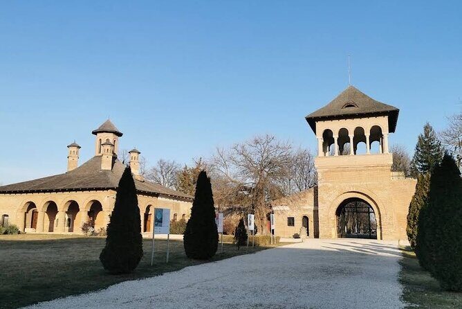 5h Abandoned Fort, Dracula's Grave and Mogoșoaia Palace, Private - Who this private tour suits best