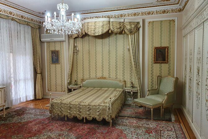 6h Bucharest Communism Private Tour - Ceausescu Mainson - Ceaușescu Mansion: from official power to private life