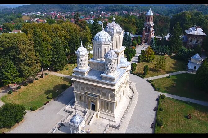 8 Days Private Romania Tour from Bucharest - Why this tour feels better with Nicolas and a punctual private guide