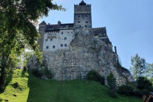 8h Dracula's Castle Private Tour from Bucharest - Fast Tour - Inside Bran Castle: making the most of about 2 hours