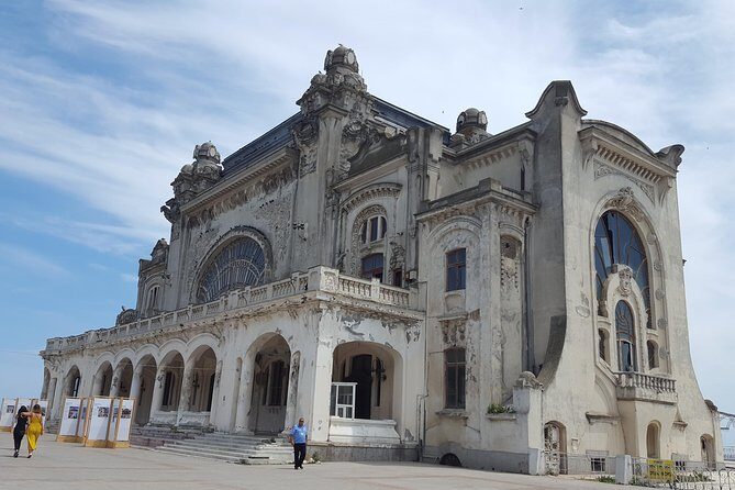 A day by the Black Sea Shared Group Tour from Bucharest - Mamaia Beach downtime: how to make 2 hours actually work