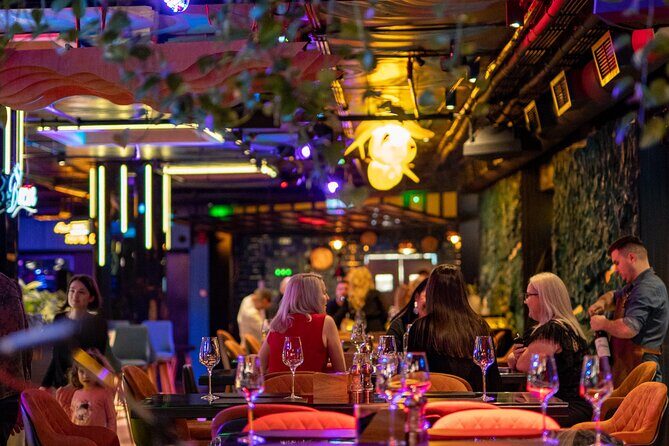Bar Crawling - Start Time, Meeting Point, and How to Plan Your Evening