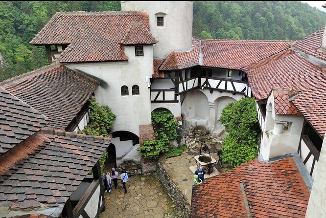 Bears Sanctuary, Dracula's Castle and Brașov City - Private Tour - Bran Castle and Dracula’s legend: history first, myth second