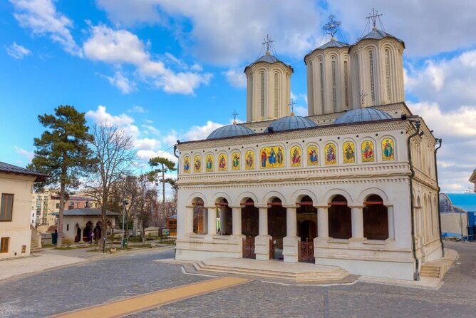 Best Walking Tour of Bucharest's City Center - 2.5 hours - Byzantine churches you can actually enter: Stavropoleos, St. Dumitru Posta, St. Anthony