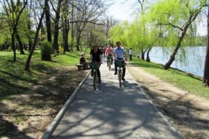 Bicycle Sightseeing in Bucharest - Coffee and a Bike Start at Piața Presei Libere
