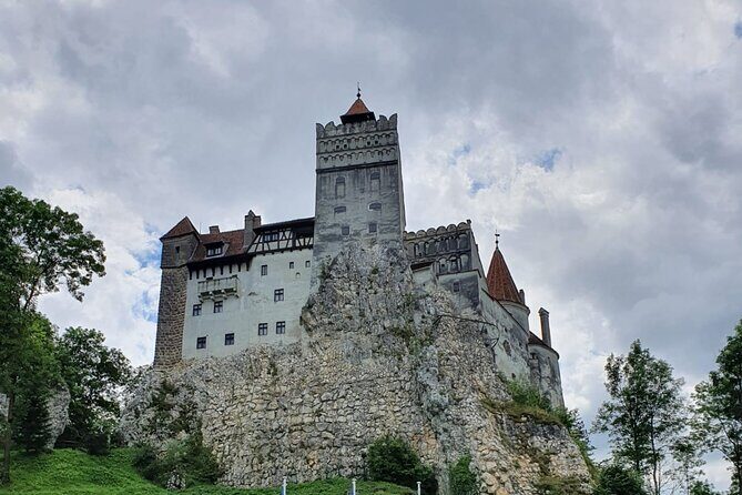 Bran Castle & Peles Castle - Premium Private Tour - The guide’s role: how Nicolas makes the day feel connected