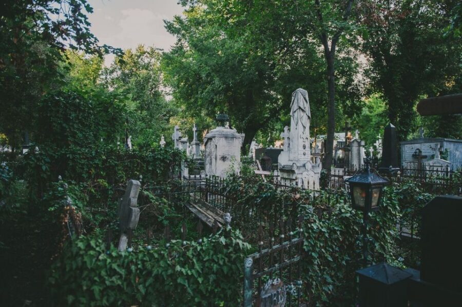 Bucharest: 3-Hour Dark History Tour with a Local - How long is the walk, and what to wear