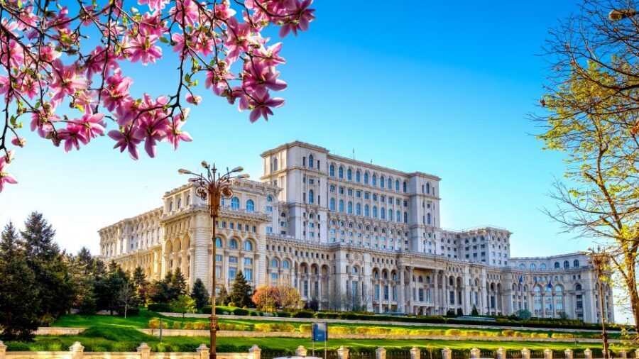 Bucharest: 4-Hour Walking Food Tour in the Old Town - The First Bite: Traditional Romanian Pies That Actually Fill You Up