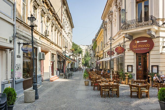 Bucharest by bike - Piata Revolukiei (Revolution Square): a turning point you can feel