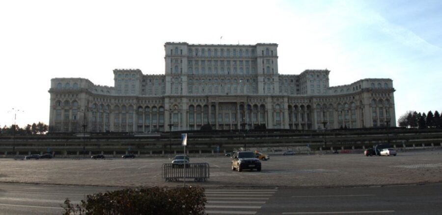 Bucharest by car - full day 'stop and visit' experience - The Tomb of the Unknown Soldier: a fast visit with big meaning
