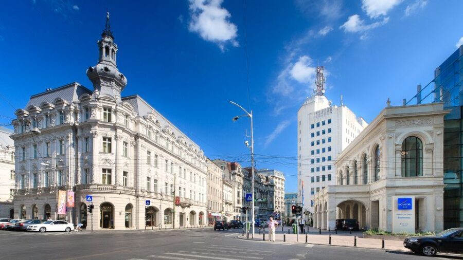Bucharest: City Highlights Guided Walking Tour - Pace, comfort, and the rain-or-shine reality