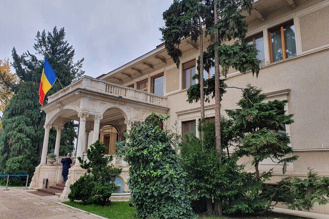 Bucharest City Tour 4 hours - Private Tour - Free Pick up and Drop off - Stop 5: Old Town Stroll and Hanul Lui Manuc’s Merchant Past