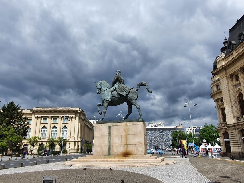 Bucharest City Tour 4h - Small Group Tour by Car - Revolution Square and Ceaușescu: the story behind the dramatic moment