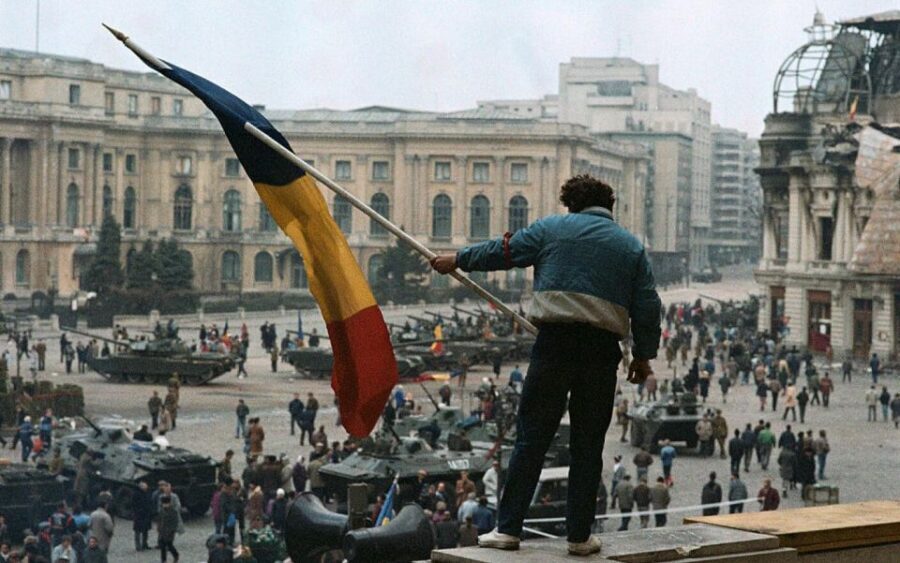 Bucharest Communism: From Lenin to Ceausescu - Starting on Bulevardul Unirii 5 (near Coffee shop Constitutiei)