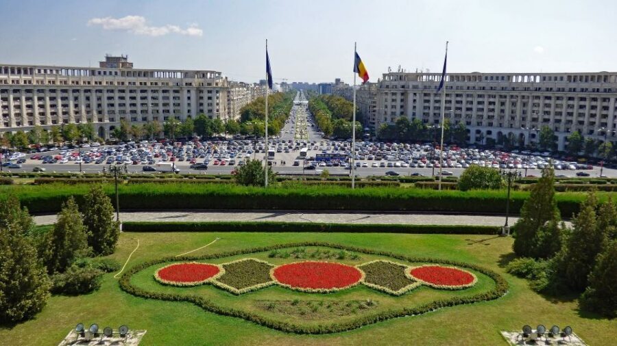Bucharest: Communist Tour including Ceausescu Residence - A working-class neighborhood built by Ceausescu