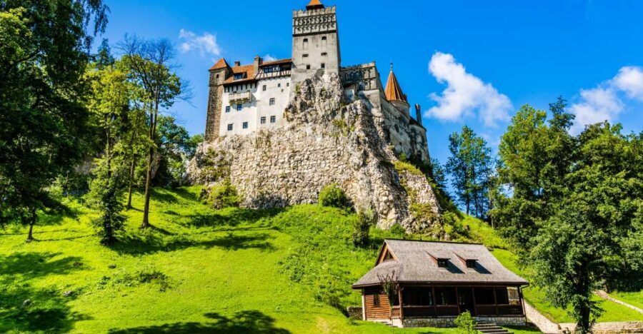 Bucharest: Day Trip to Dracula Castle, Peles Castle & Brașov - Peleș Castle in Sinaia: the Pearl of the Carpathians