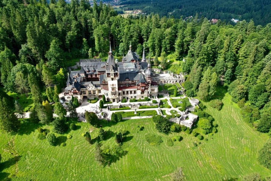 Bucharest: Dracula and Peles Castles For Private - Lunch in Sinaia: A Break That Actually Fits the Day