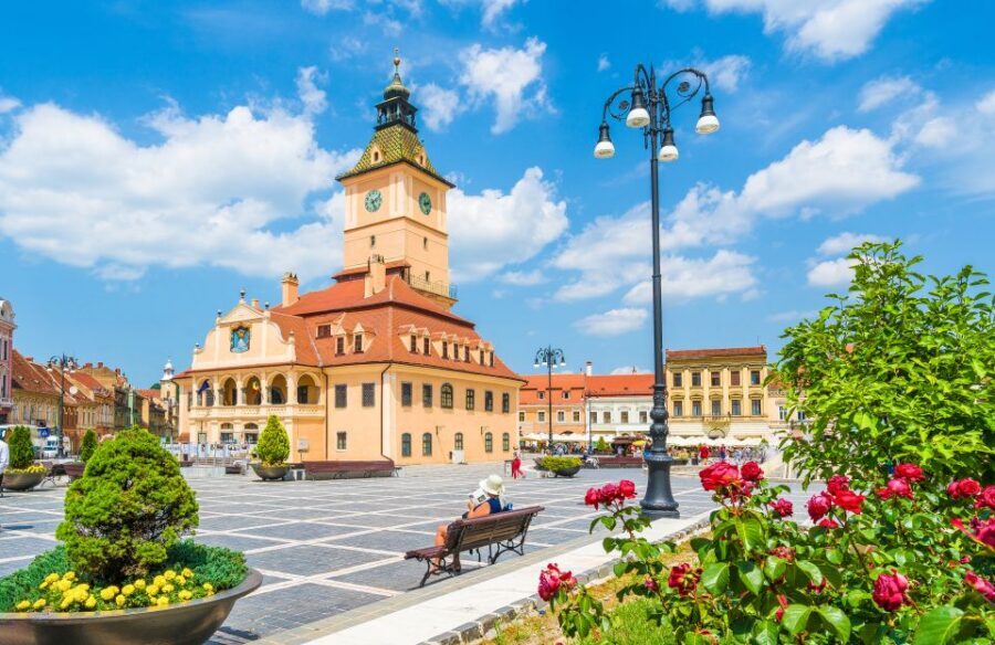 Bucharest: Dracula Castle, Peles Castle & Brasov Guided Tour - Brasov Walking Tour: Council Square and the Black Church on Foot