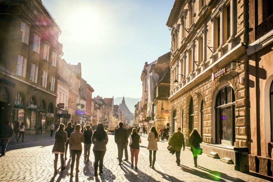 Bucharest: Dracula Castle, Peles Castle & Brasov Old Town - Getting out of Bucharest: the coach rhythm that shapes the day