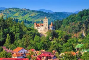 Bucharest: Dracula Castle, Peles Castle & Brasov Old Town - Peleș Castle in Sinaia: the royal residence that feels like a movie set