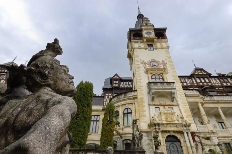 Bucharest: Dracula Castle, Peles Castle & Brasov Old Town - Brașov Old Town free time: where the day slows down just enough