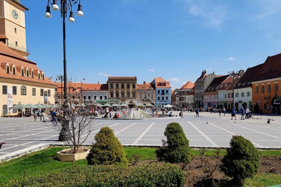 Bucharest: Dracula Castle, Peles Castle & Brasov Old Town - Audio commentary on your phone: useful if you set it up early