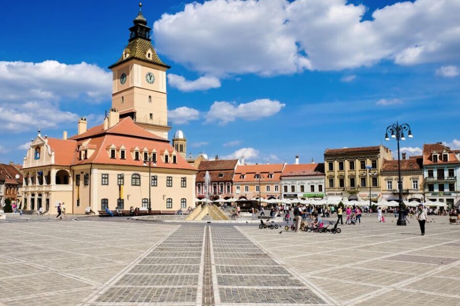 Bucharest: Dracula Castle, Peles Castle & Brasov Old Town - What to bring (and what can slow you down)