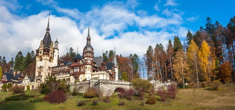 Bucharest: Dracula’s Castle, Peles Castle & Brasov Day Trip - A long 12-hour Transylvania sampler from central Bucharest