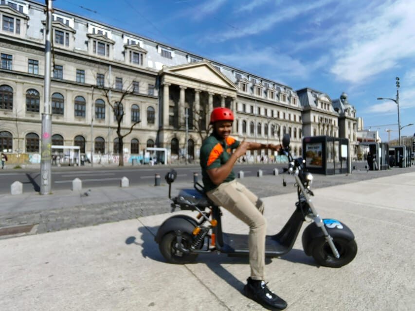Bucharest electric city tour by Smart Balance #green - First Stops and Big Landmarks: From Bucharest Fountains to the Parliament Area