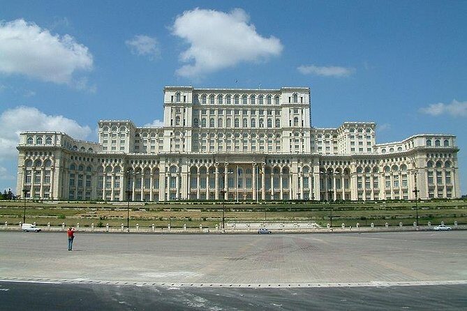 Bucharest Half a Day Bike Tour - Photo breaks, small comforts, and how to get more from the ride