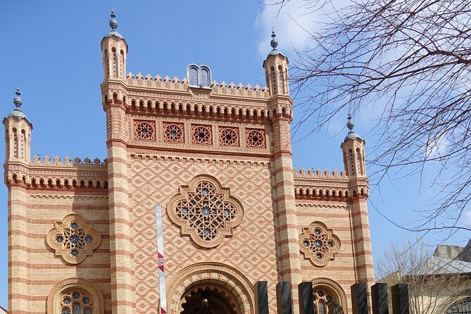 Bucharest Jewish Heritage | Private Walking Tour - Price and logistics: what the money covers (and what it doesn’t)