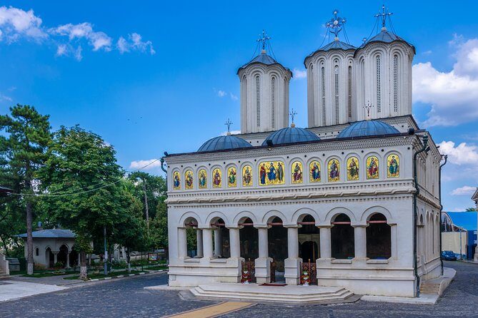 Bucharest Must See Walking Tour - Cismigiu Parc and the calm reset between big landmarks