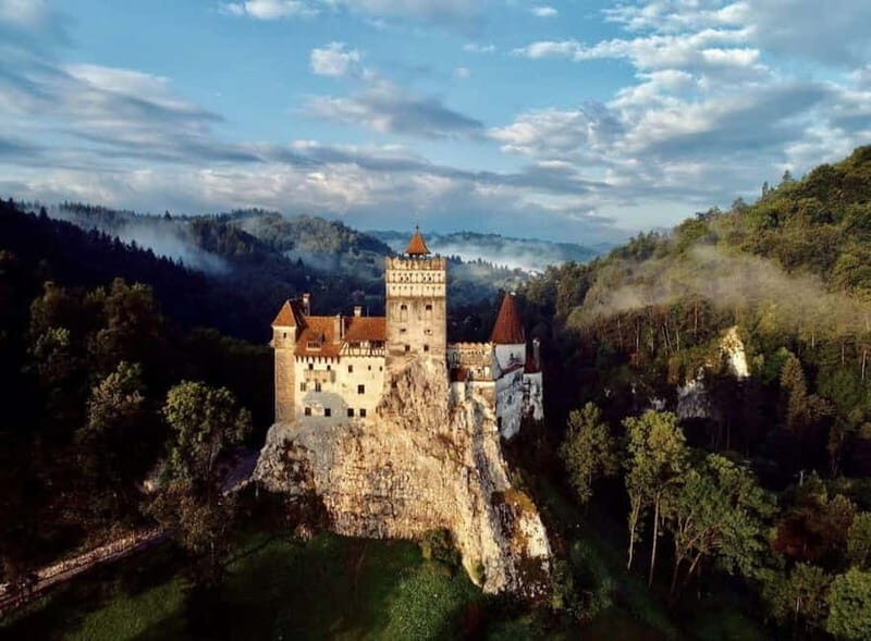 Bucharest: Peles and Bran Castles and Brasov Day Trip - Peleș Castle in Sinaia: royal rooms and 15th–19th century collections