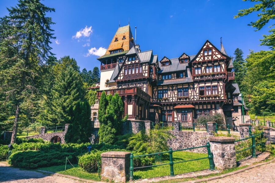 Bucharest: Peles Castle, Bran Castle, & Brasov Full-Day Tour - Peleș Castle in Sinaia: royal architecture with room to actually look