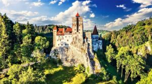 Bucharest: Peles Castle, Bran Castle, & Brasov Old Town Tour - The coach ride plan: long hours, clear timing, real rules