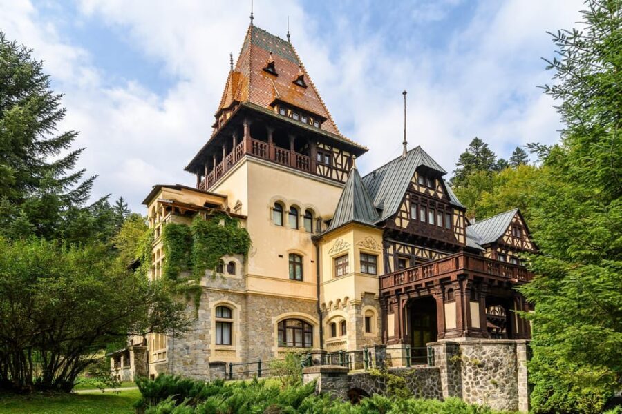 Bucharest: Peles & Dracula's Castle and Brasov Full-Day Trip - The Carpathians commute: bus timing, fatigue, and staying sane