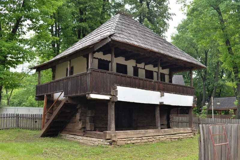 Bucharest Private City Tour 4h with Hotel Pickup & Drop-Off - Dimitrie Gusti National Village Museum: Romanian life in wood, adobe, and stone