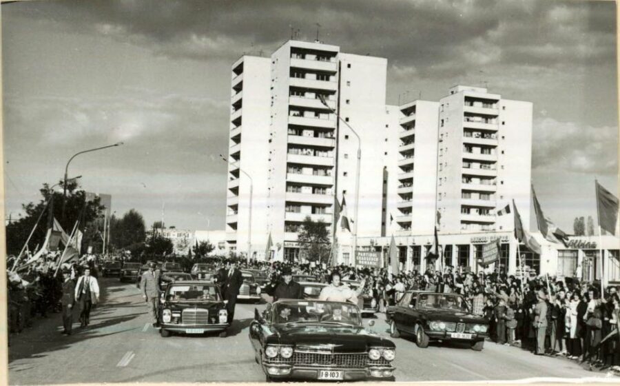 Bucharest: Private Last Days of Ceausescu Tour in a Dacia - Târgoviște Push and the Capture Dayframe