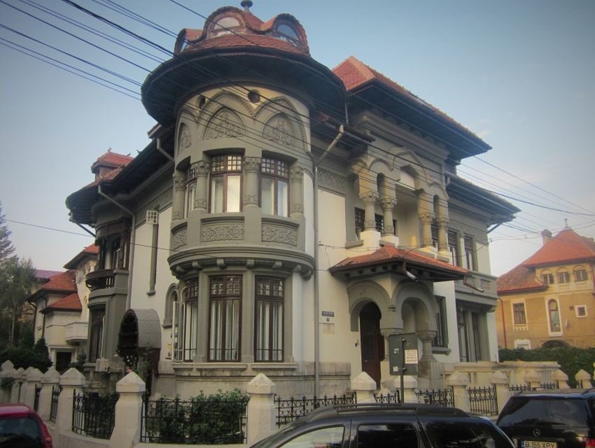 Bucharest: Private Three Neighborhoods Tour by Vintage Car - The route in plain English: what you’ll actually see