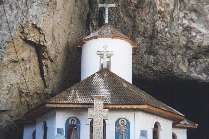 Bucharest Private Tour to Peles Castle & Biggest Salt Mine in Eu - How the private guide changes the whole day