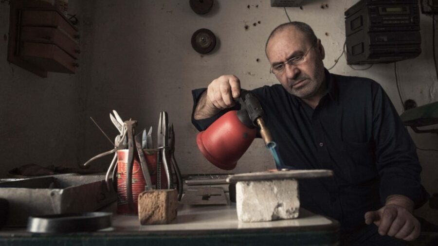 Bucharest: Real Roma Community - Crafting Workshop - Roma History in Romania: Learning the Facts, Not the Stereotypes