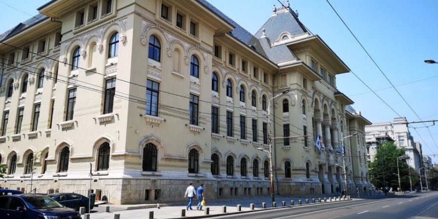 Bucharest: Street Food Tour with a Local Guide - Jewish and Armenian quarters by transit: small views, big context