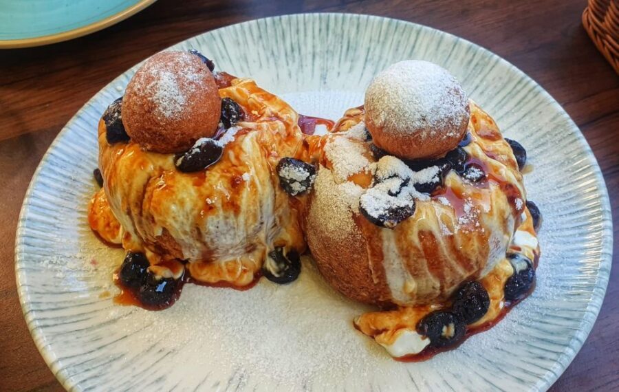 Bucharest: Sweet Delights History and Desserts Walking Tour - Capsa Pastry and the Old Sweet Traditions You Can Actually Taste