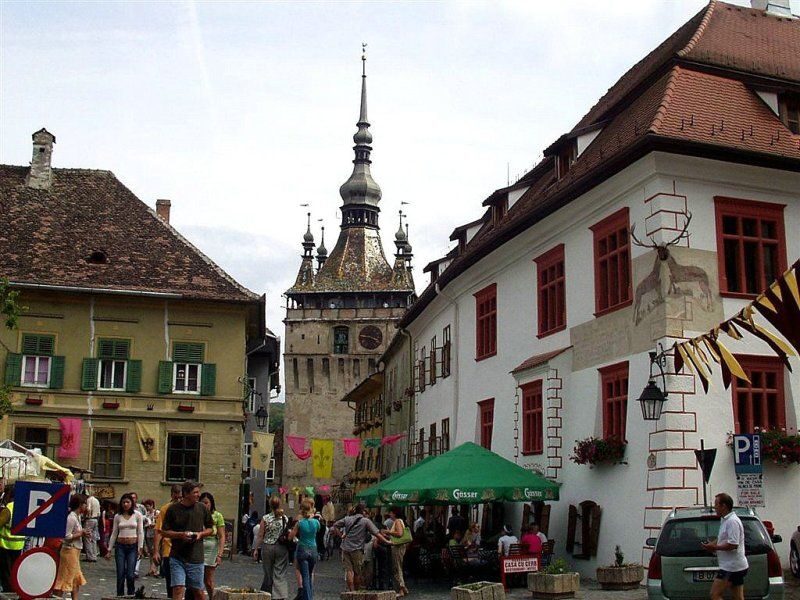 Bucharest: Transylvania and Dracula's Castle 2-Day Tour - Bucharest pickup and the Carpathian climb into Transylvania
