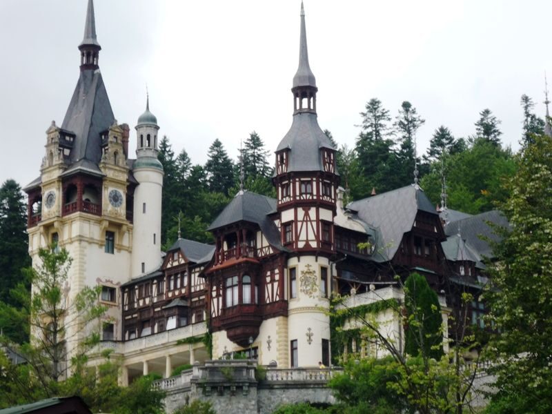 Bucharest: Transylvania and Dracula's Castle 2-Day Tour - Curtea de Argeș monastery: a 1500s stop that breaks up the drive
