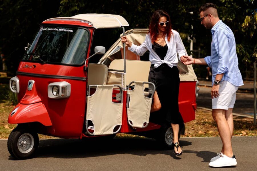 Bucharest Tuk Tuk City Tour - Royal Palace of Bucharest: the calm pause before the big ones