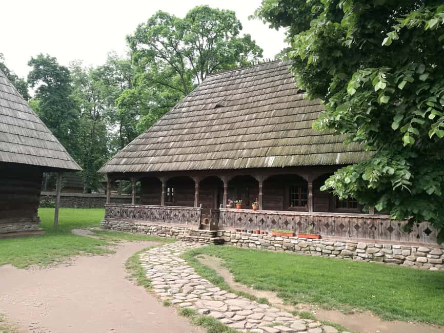 Bucharest: Village Museum Guided Tour - Your 1-hour guided tour: what you’ll actually see