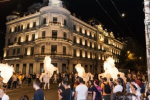 Bucharest: Weekend Pub Crawl - How the 4–5 Stops Work: From Bar Chat to Club Energy